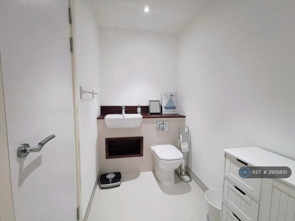 2 bedroom penthouse for rent