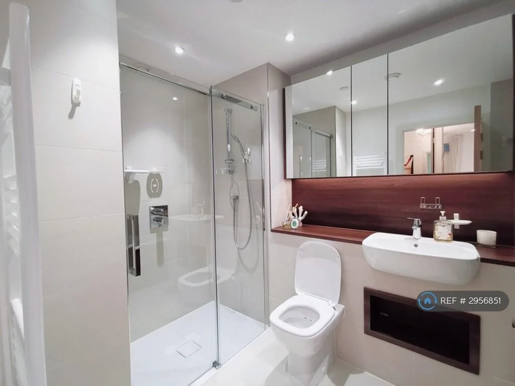 2 bedroom penthouse for rent