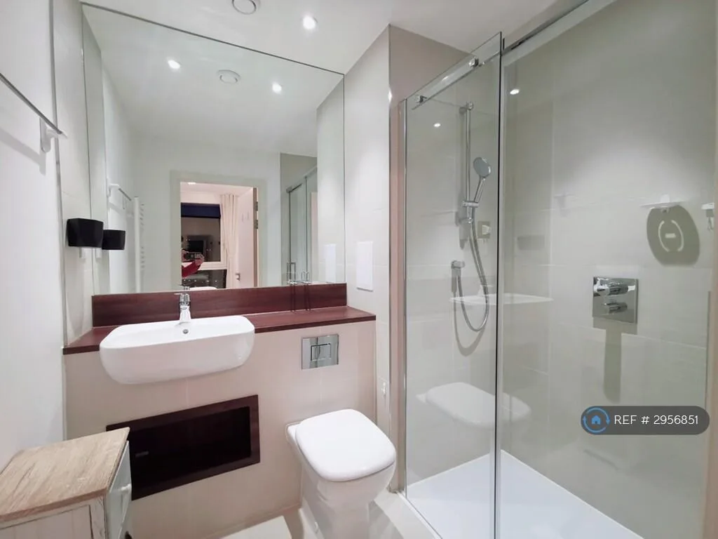 2 bedroom penthouse for rent
