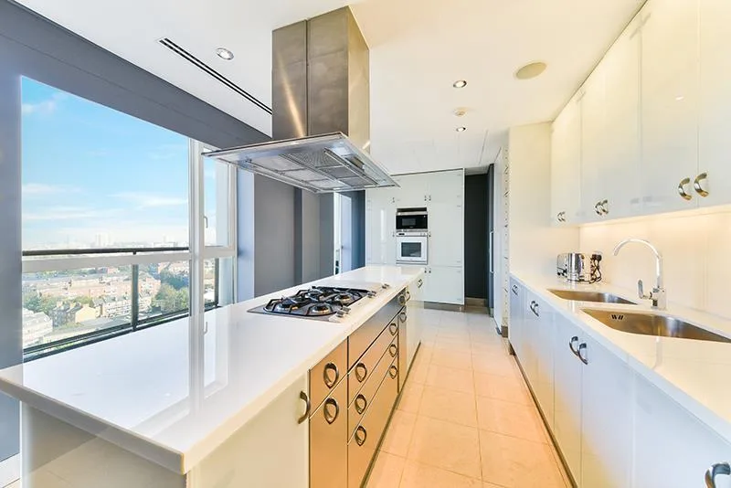 4 bedroom flat for rent