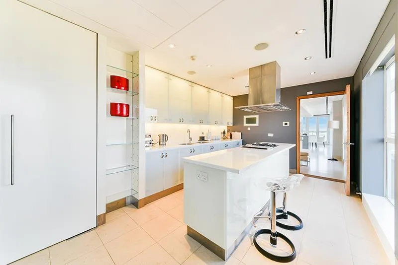 4 bedroom flat for rent
