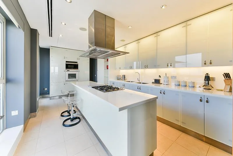 4 bedroom flat for rent
