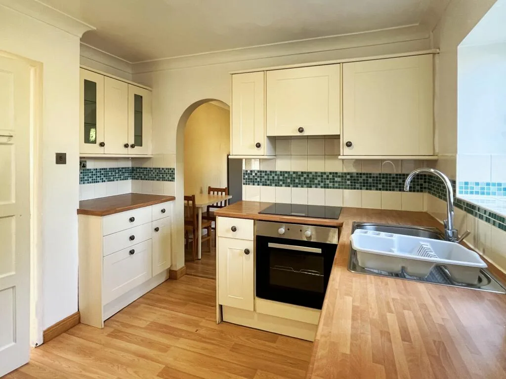 4 bedroom semi-detached house for rent