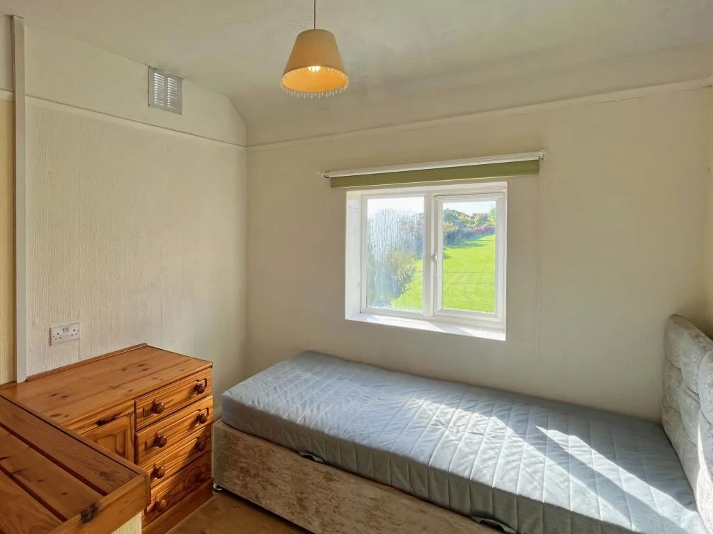 4 bedroom semi-detached house for rent