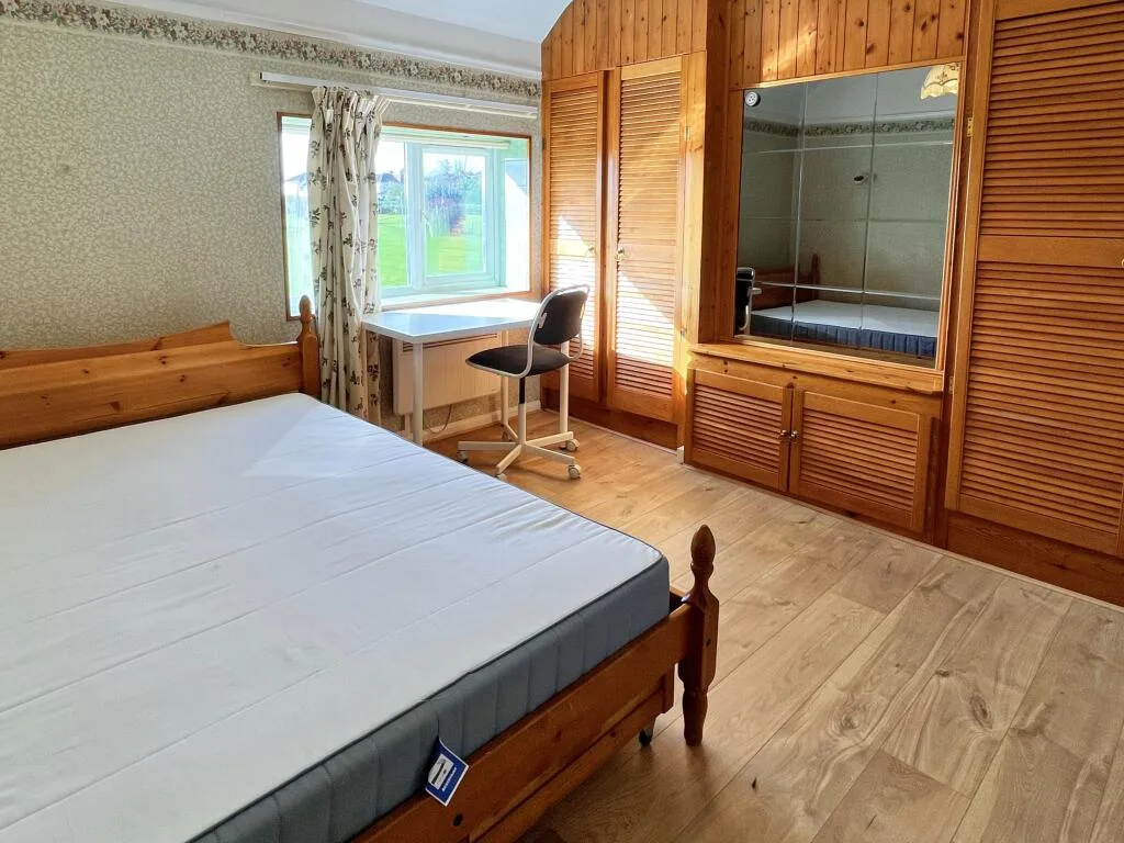4 bedroom semi-detached house for rent