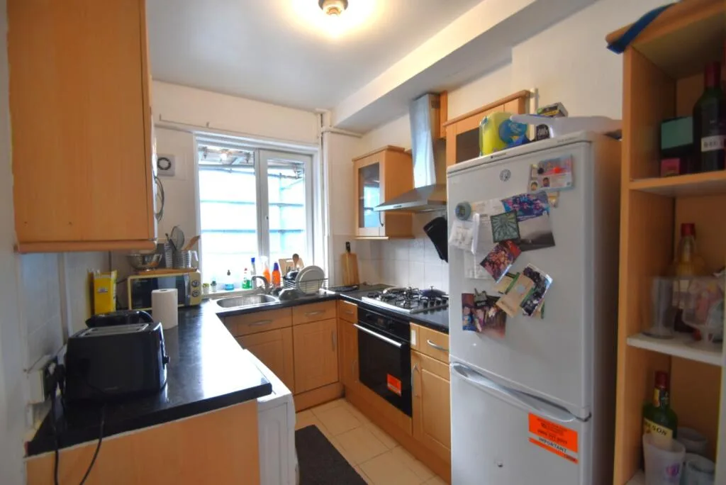 3 bedroom maisonette for rent