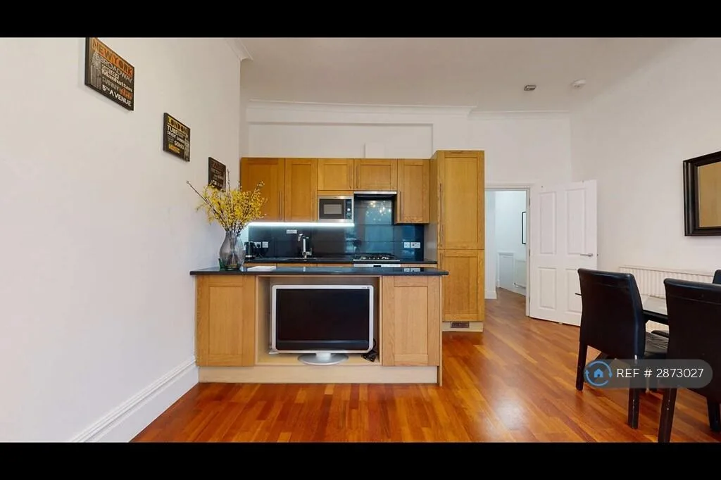 2 bedroom maisonette for rent
