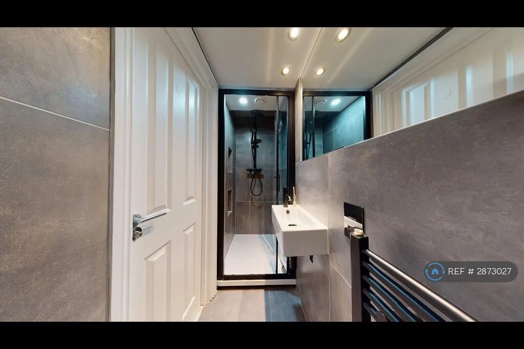 2 bedroom maisonette for rent