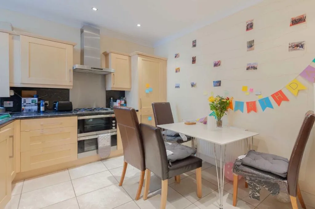 3 bedroom flat for rent