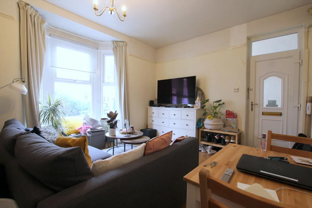 1 bedroom maisonette for rent