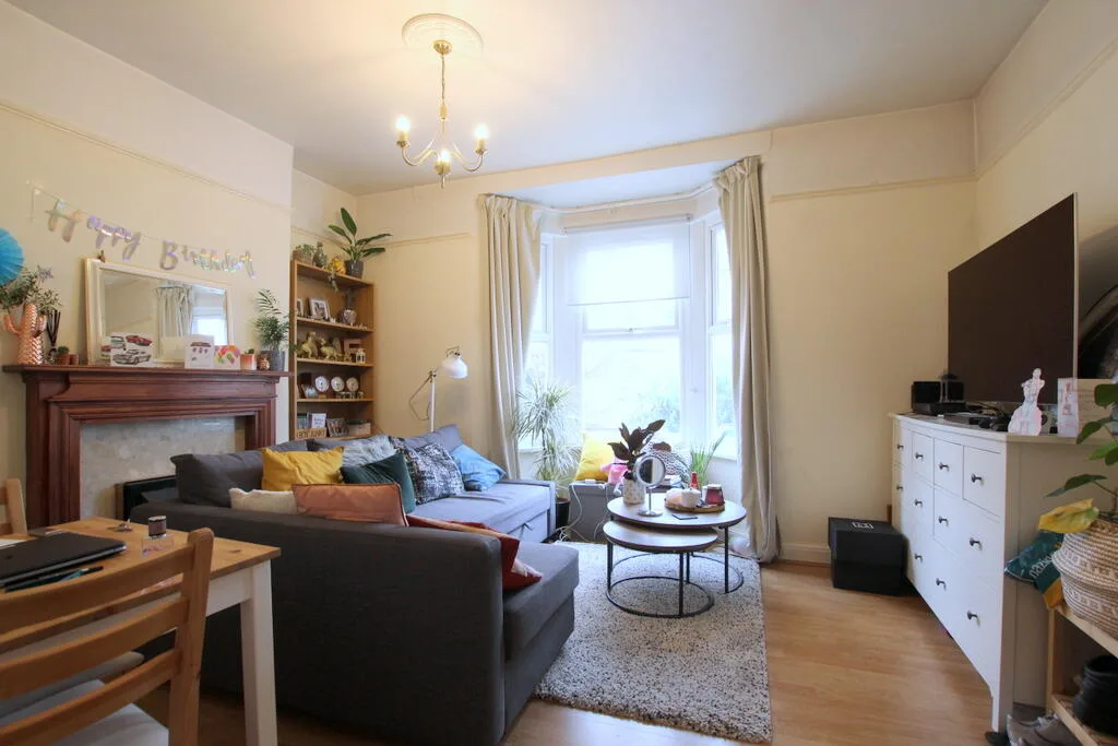 1 bedroom maisonette for rent