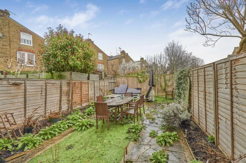 4 bedroom terraced house for rent