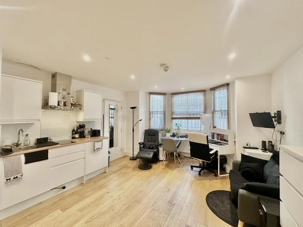 Studio flat for rent