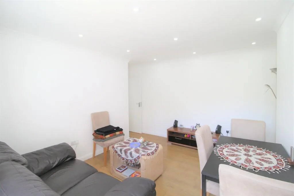 3 bedroom ground floor flat for rent