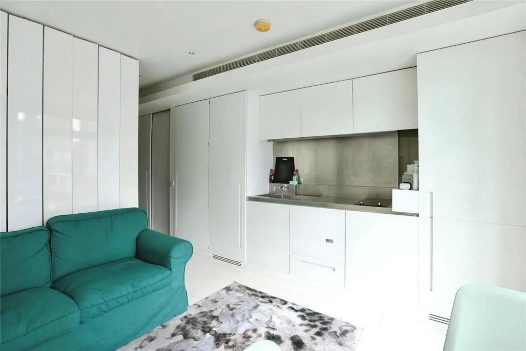 Studio flat for rent