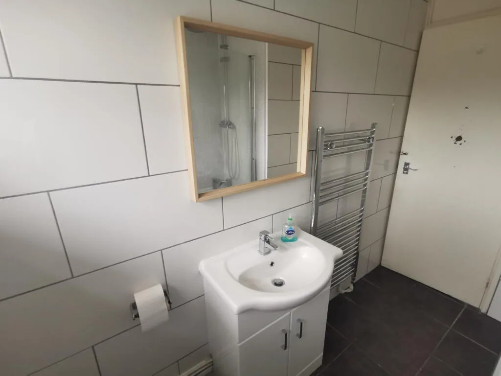 6 bedroom house for rent