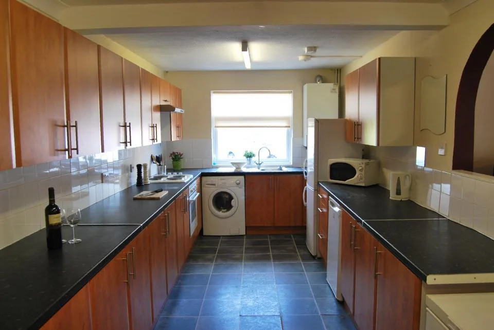 6 bedroom house for rent