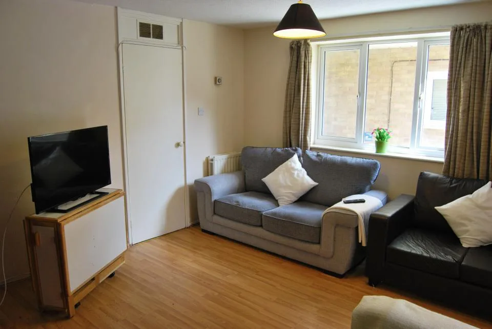 6 bedroom house for rent
