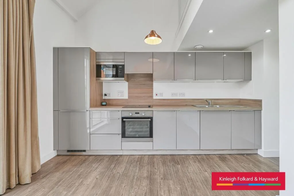 2 bedroom penthouse for rent