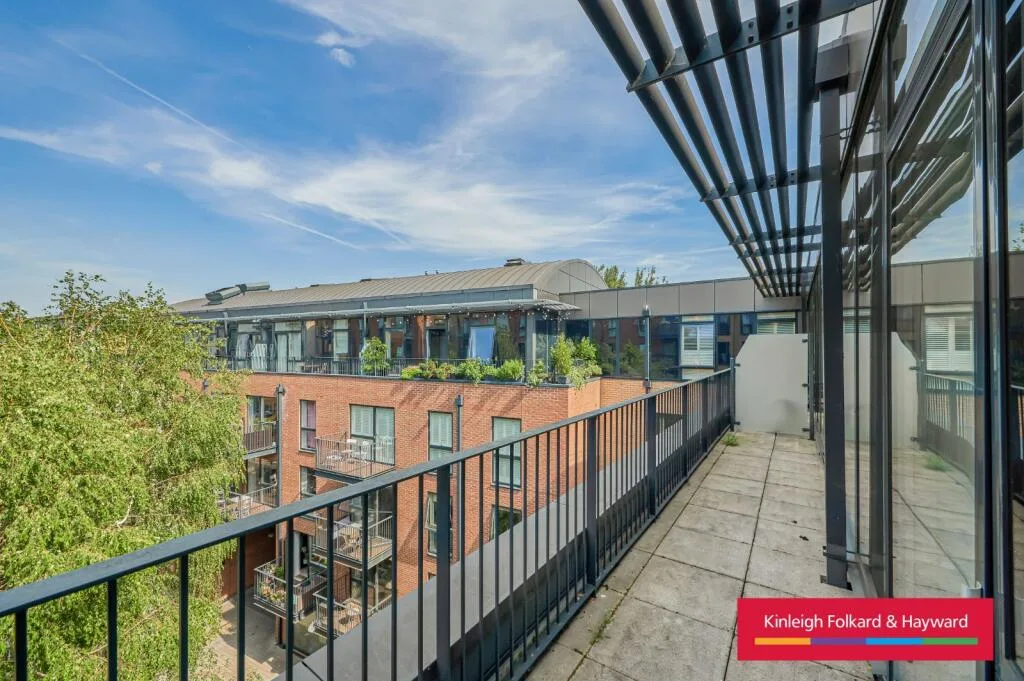 2 bedroom penthouse for rent