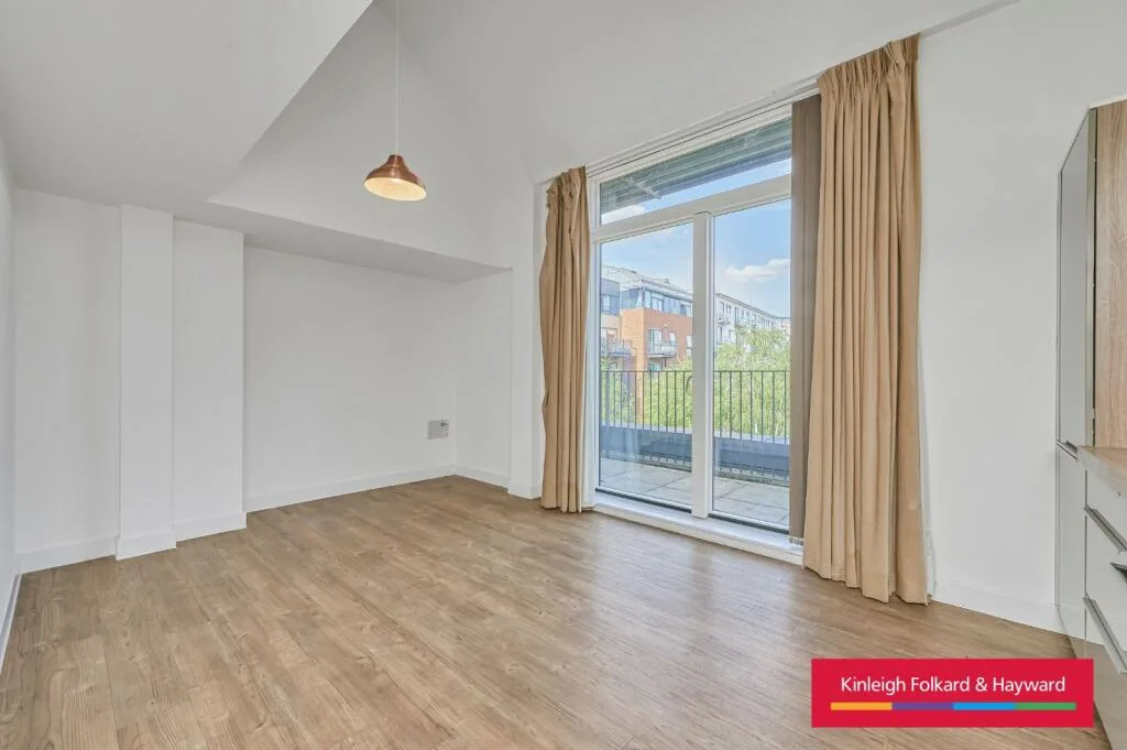 2 bedroom penthouse for rent
