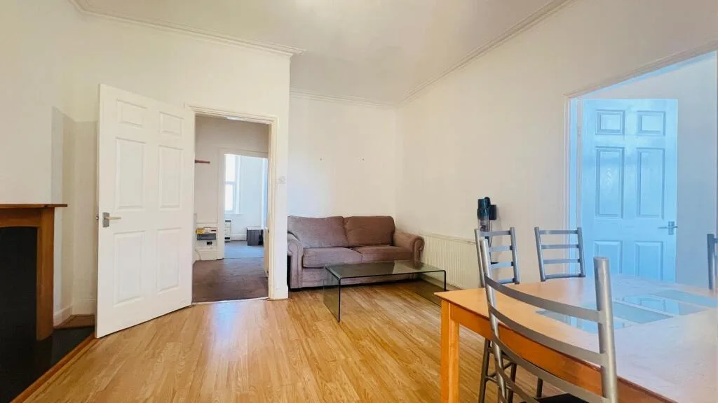 3 bedroom flat for rent