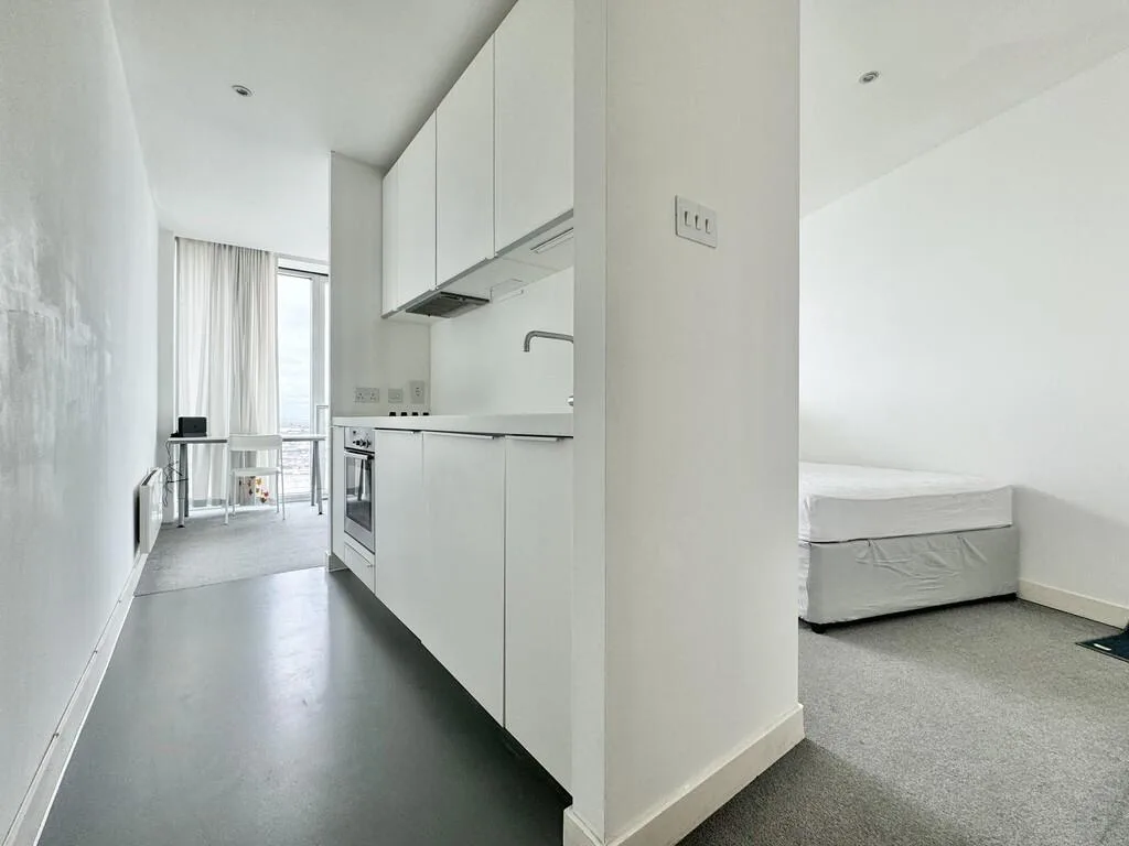 Studio flat for rent
