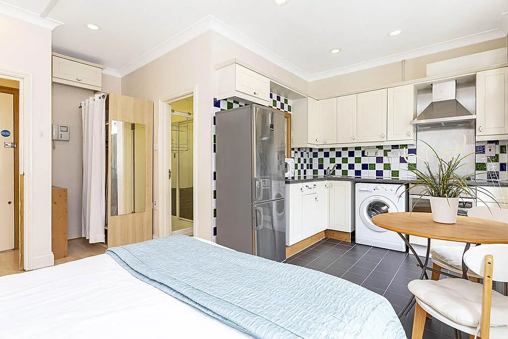 Studio flat for rent