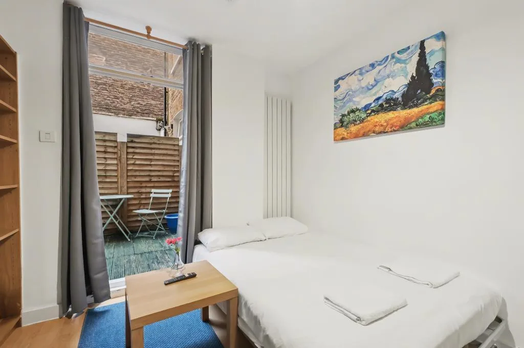 Studio flat for rent