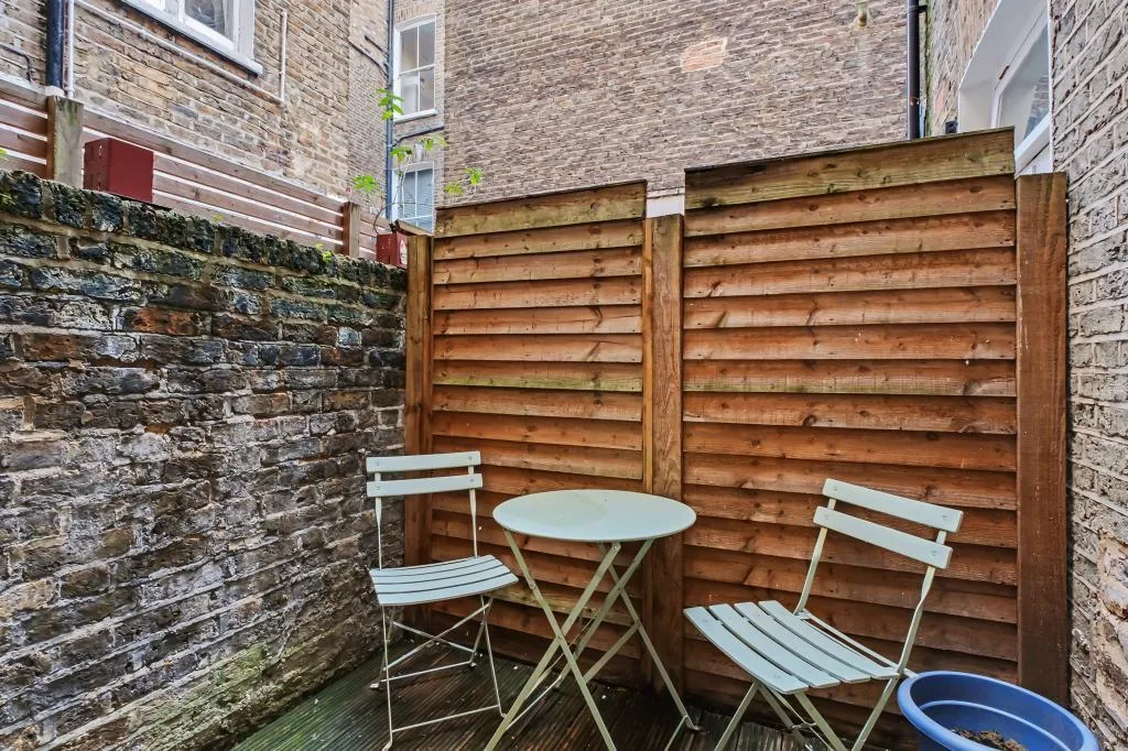 Studio flat for rent