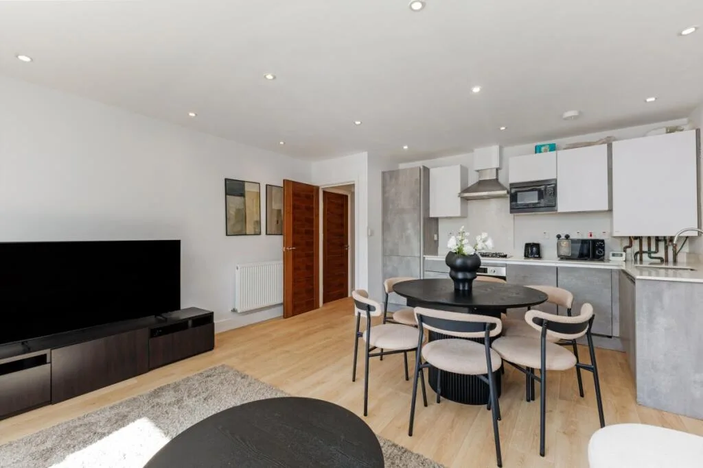 3 bedroom flat for rent