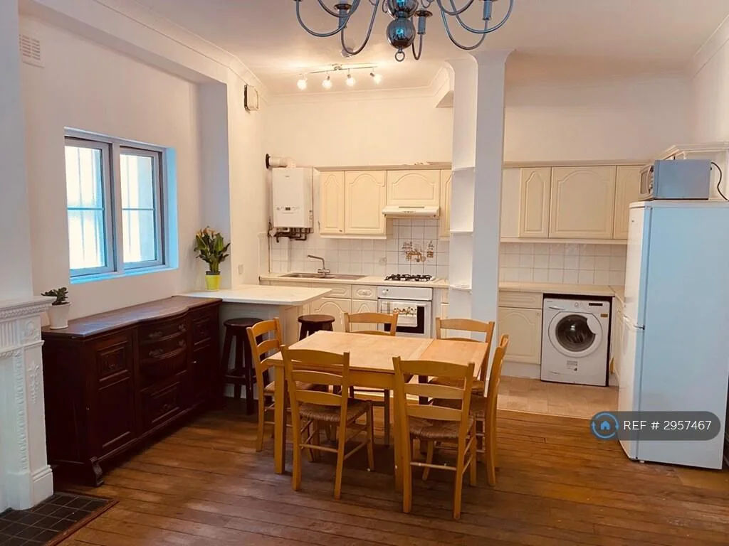 3 bedroom flat for rent