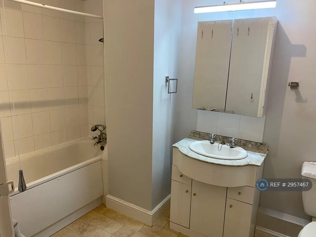3 bedroom flat for rent