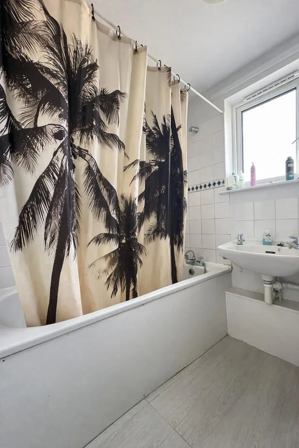 2 bedroom maisonette for rent