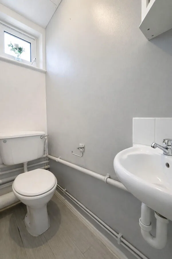 2 bedroom maisonette for rent