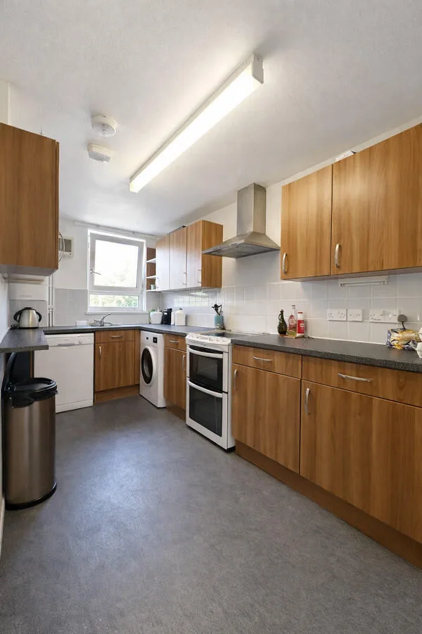 2 bedroom maisonette for rent