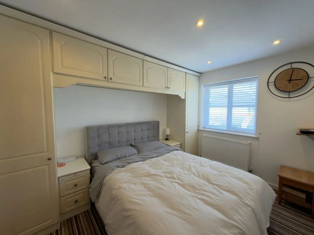 3 bedroom end of terrace house for rent