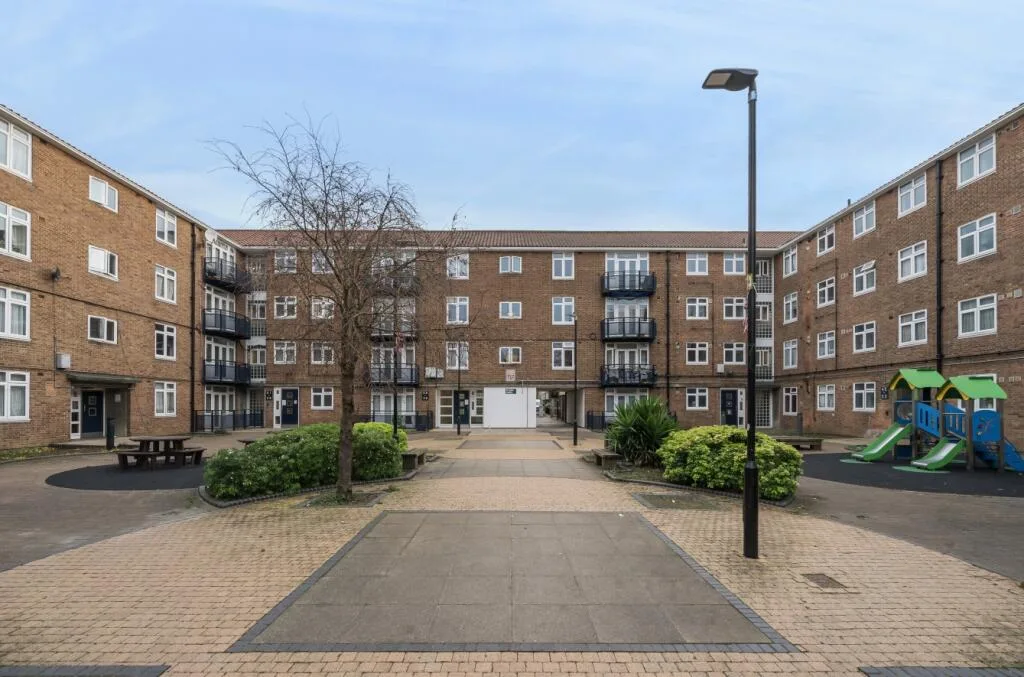 3 bedroom flat for rent