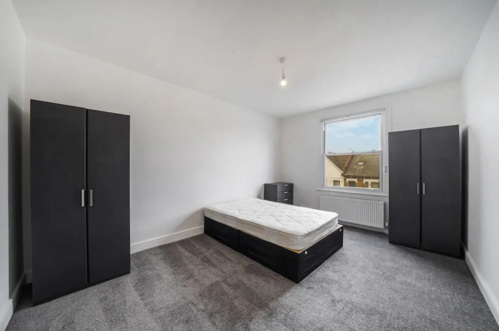 3 bedroom flat for rent