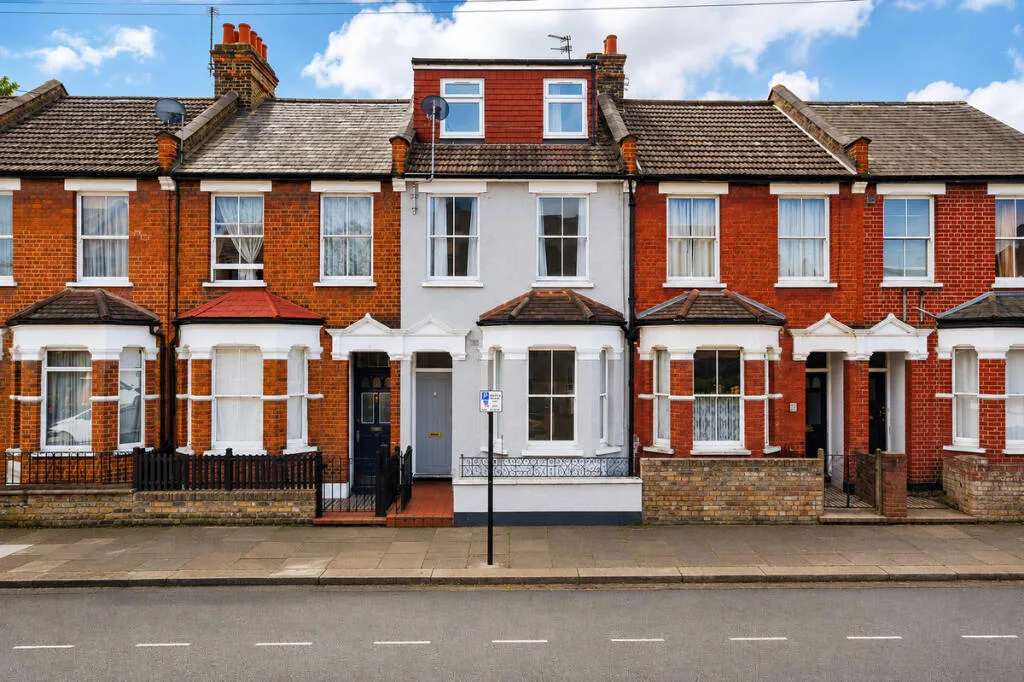 4 bedroom terraced house for rent