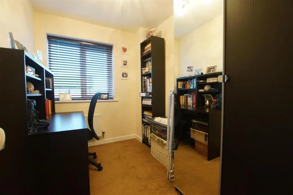 4 bedroom semi-detached house for rent