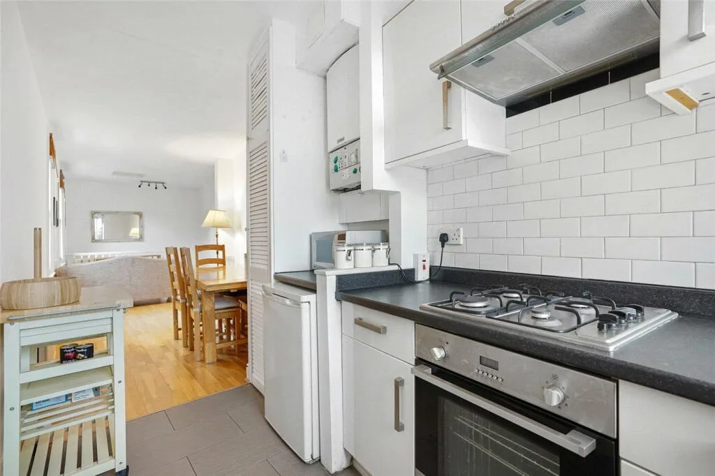 1 bedroom maisonette for rent
