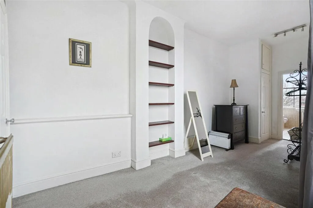1 bedroom maisonette for rent