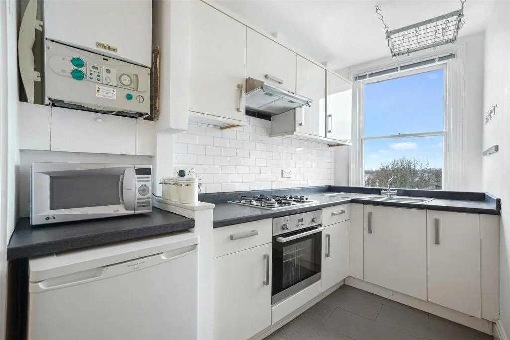 1 bedroom maisonette for rent