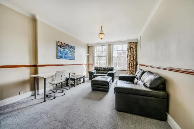 3 bedroom flat for rent