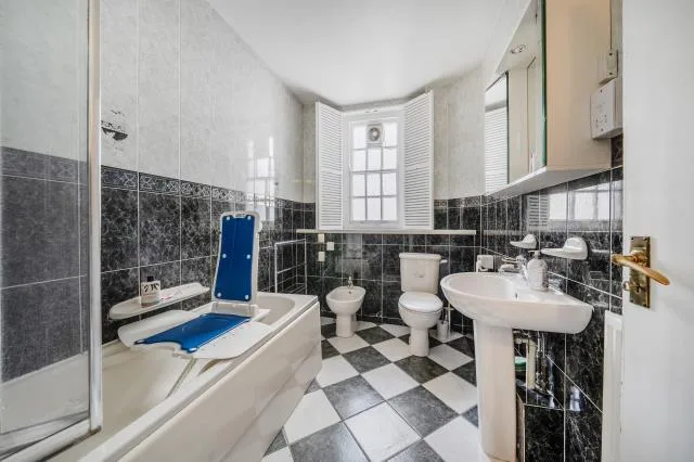 3 bedroom flat for rent