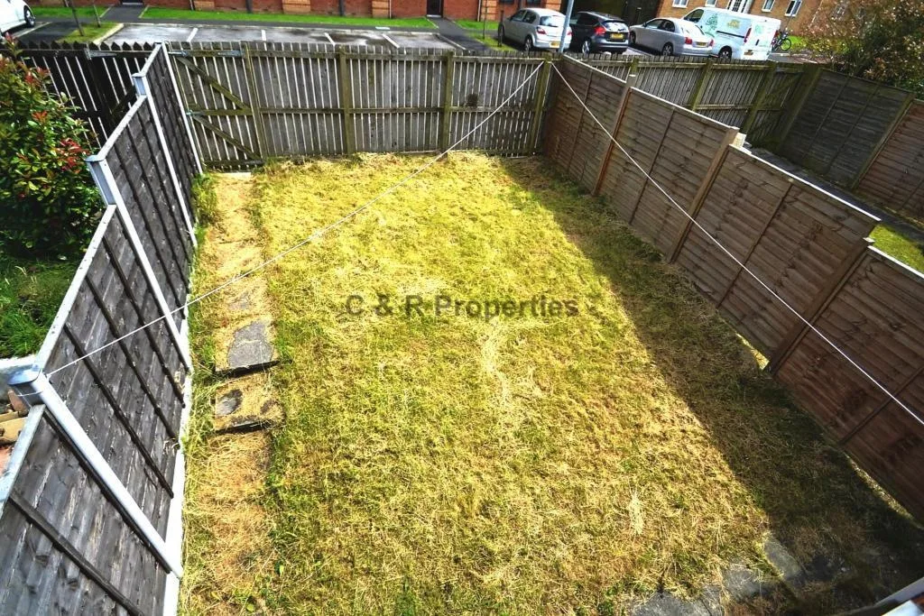 3 bedroom semi-detached house for rent