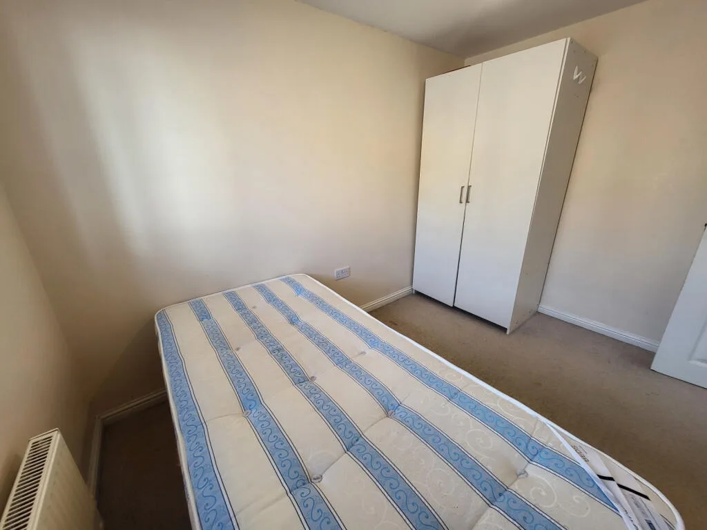 3 bedroom semi-detached house for rent