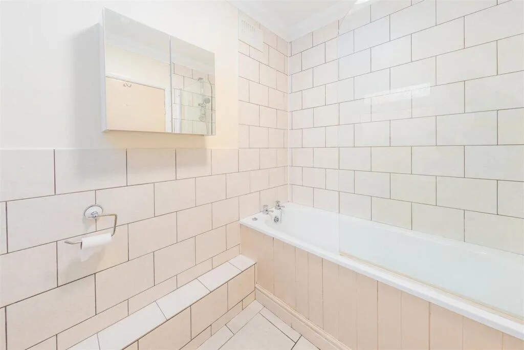 6 bedroom terraced house for rent