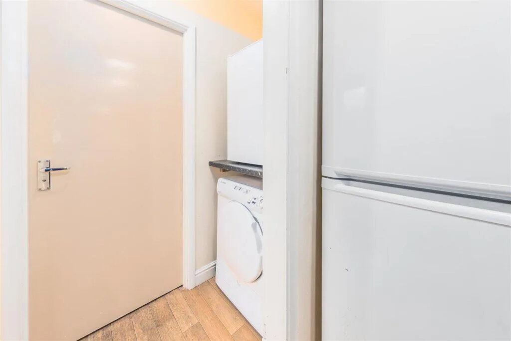 6 bedroom terraced house for rent